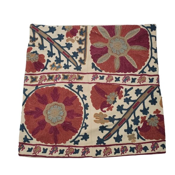 2 Pottery Barn Embroidered Floral Cotton Pillow Covers 20x20 Beige Turquoise - Picture 3 of 10